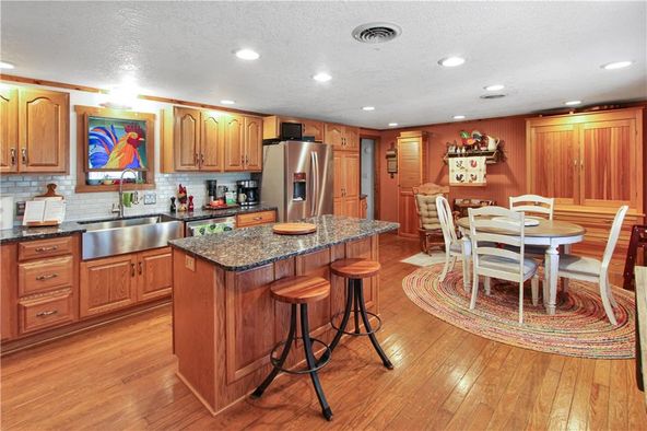 20 Ashley Ln, Casey, IL 62420